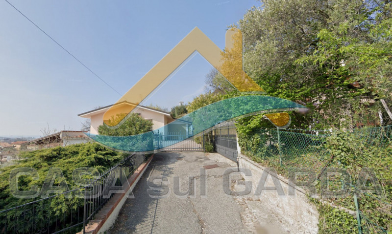 Immagine 12 di Villa in vendita  in Via Roma a Cavaion Veronese