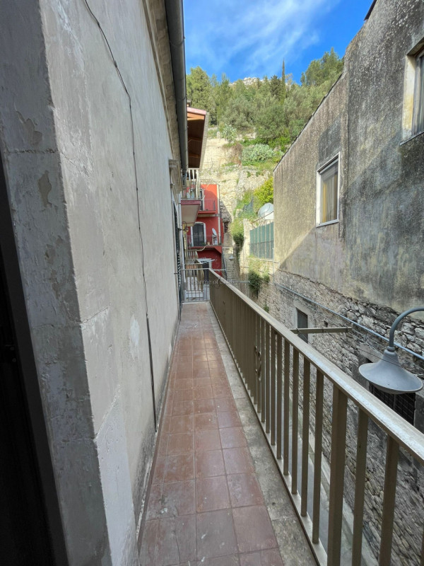 Immagine 14 di Casa indipendente in vendita  in Via Tirella a Modica