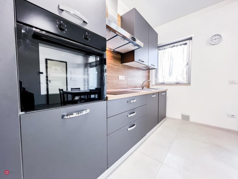 Immagine 4 di Appartamento in vendita  in via san simplicio a Olbia