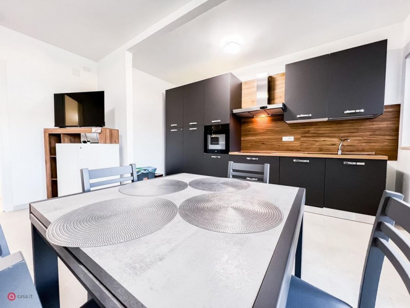 Immagine 5 di Appartamento in vendita  in via san simplicio a Olbia