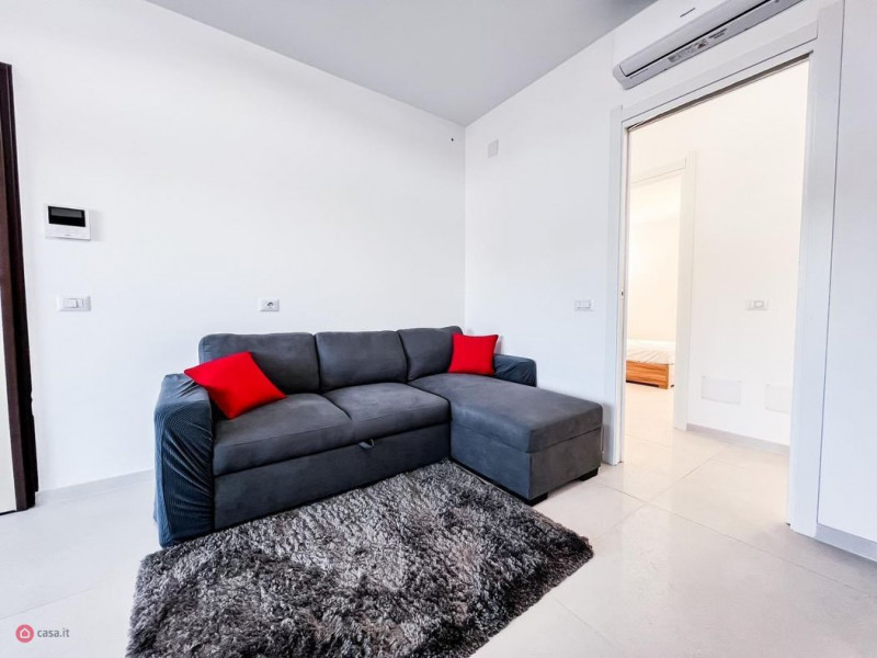 Immagine 6 di Appartamento in vendita  in via san simplicio a Olbia