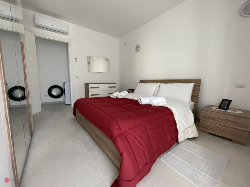 Immagine 9 di Appartamento in vendita  in via san simplicio a Olbia