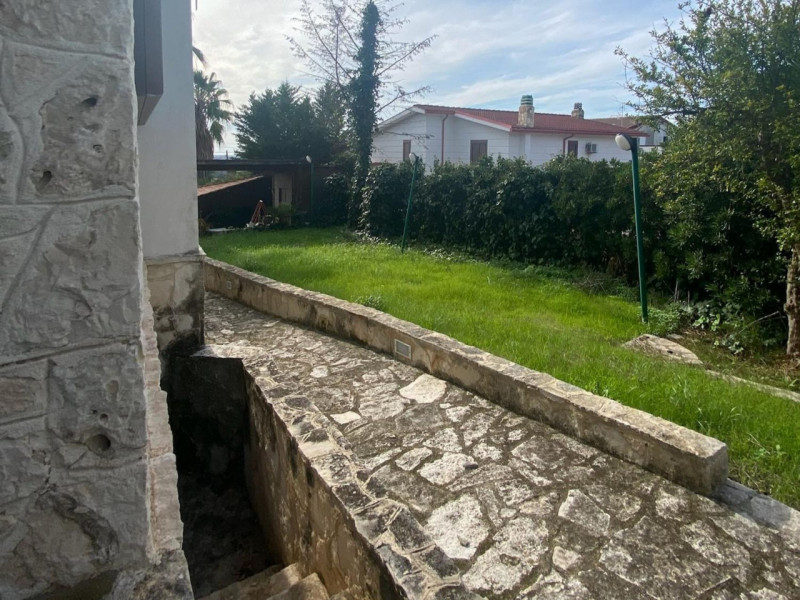 Immagine 9 di Posto auto in vendita  in Riviera Giacomo Matteotti, N. 281 a Badia Polesine