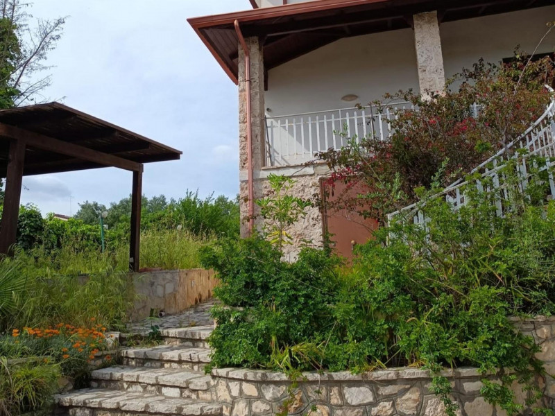 Immagine 10 di Posto auto in vendita  in Riviera Giacomo Matteotti, N. 281 a Badia Polesine