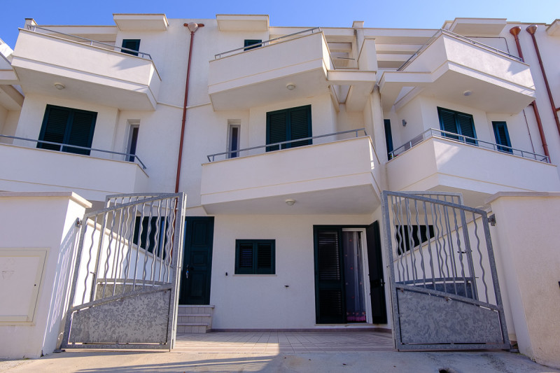 Immagine 3 di Villa in vendita  in Via Rimembranze a Ugento