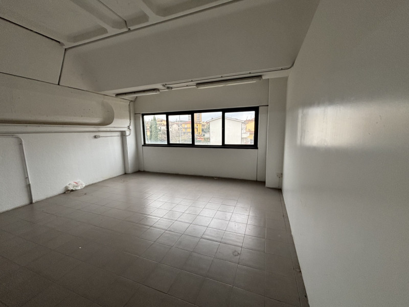 Immagine 2 di Capannone industriale in affitto  in VIA PISTELLI a Signa