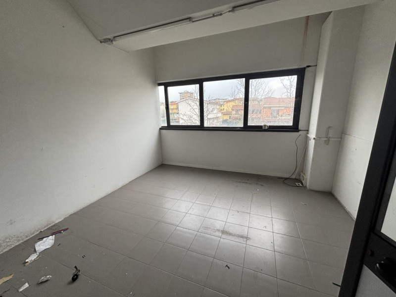 Immagine 8 di Capannone industriale in affitto  in VIA PISTELLI a Signa