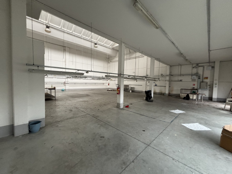 Immagine 19 di Capannone industriale in affitto  in VIA PISTELLI a Signa