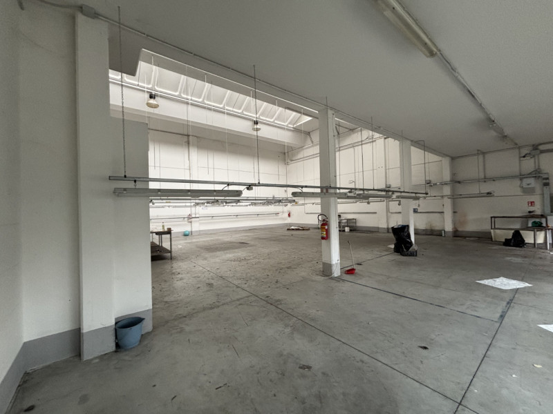 Immagine 21 di Capannone industriale in affitto  in VIA PISTELLI a Signa