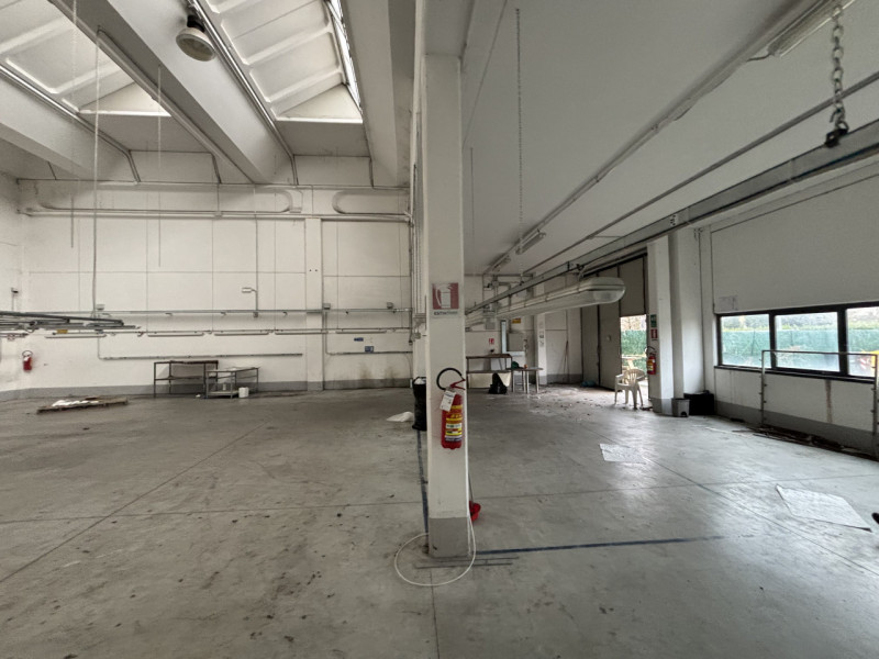 Immagine 22 di Capannone industriale in affitto  in VIA PISTELLI a Signa
