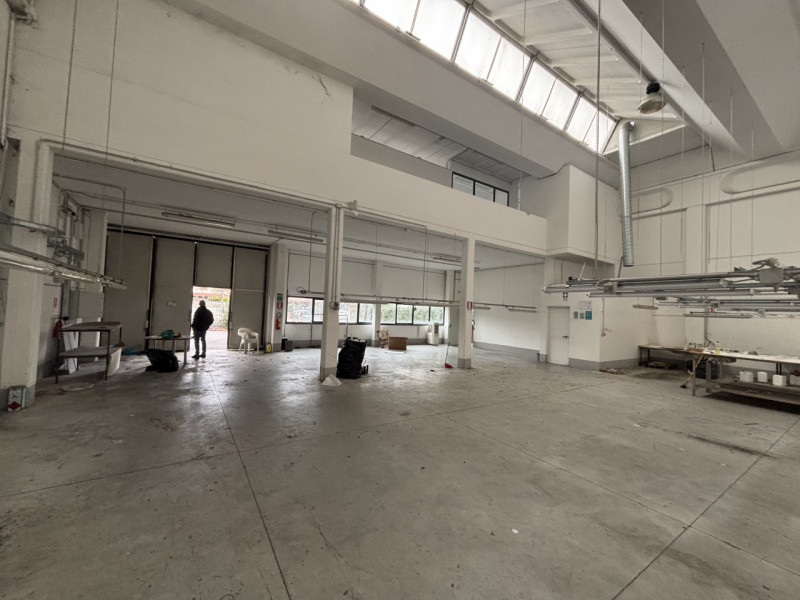 Immagine 31 di Capannone industriale in affitto  in VIA PISTELLI a Signa