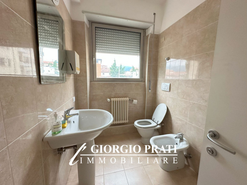 Immagine 8 di Ufficio in affitto  in Via Verci a Bassano Del Grappa