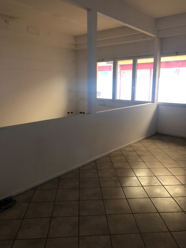 Immagine 10 di Attività commerciale in vendita  in strada padana superiore a Mazzano