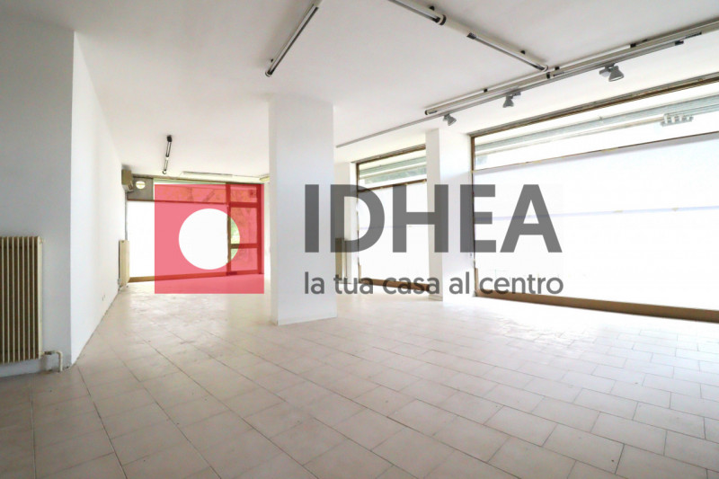 Immagine 7 di Negozio in affitto  in VIA CASTELLO D'AMORE a Treviso