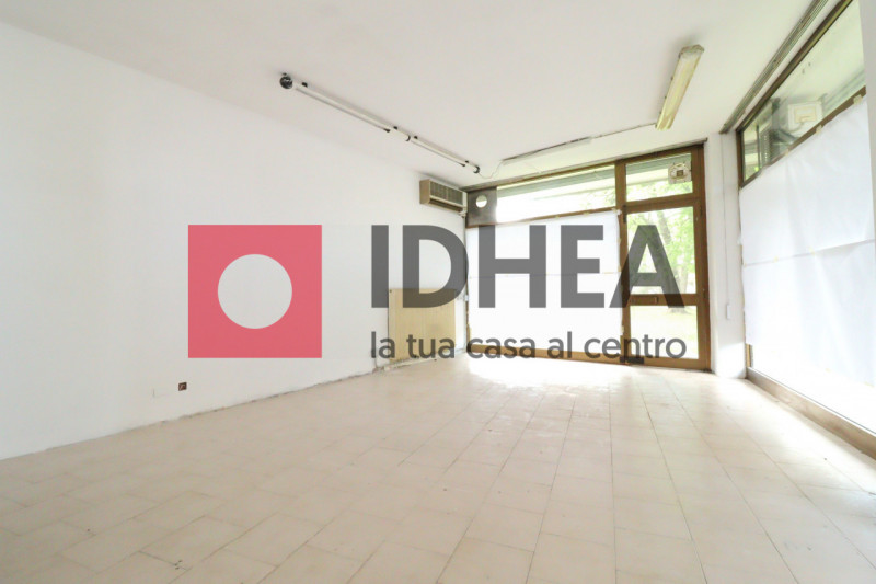 Immagine 12 di Negozio in affitto  in VIA CASTELLO D'AMORE a Treviso
