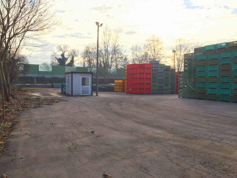 Immagine 9 di Capannone industriale in vendita  in VIA MODENA a Ferrara