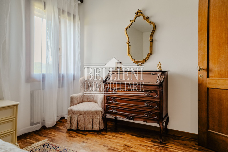 Immagine 6 di Villa in vendita  in Strada del Monte Crocetta a Vicenza