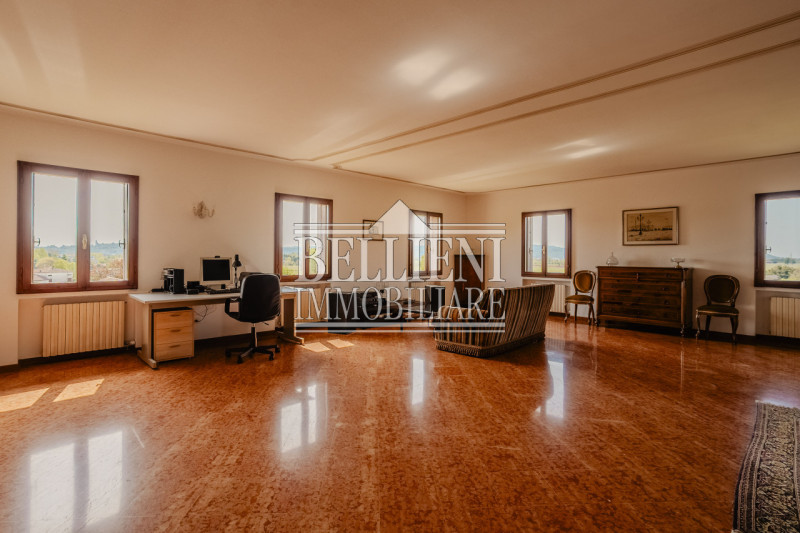 Immagine 7 di Villa in vendita  in Strada del Monte Crocetta a Vicenza