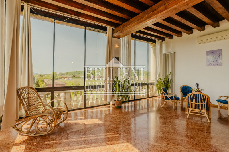 Immagine 10 di Villa in vendita  in Strada del Monte Crocetta a Vicenza