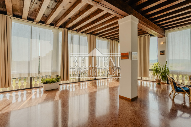 Immagine 11 di Villa in vendita  in Strada del Monte Crocetta a Vicenza