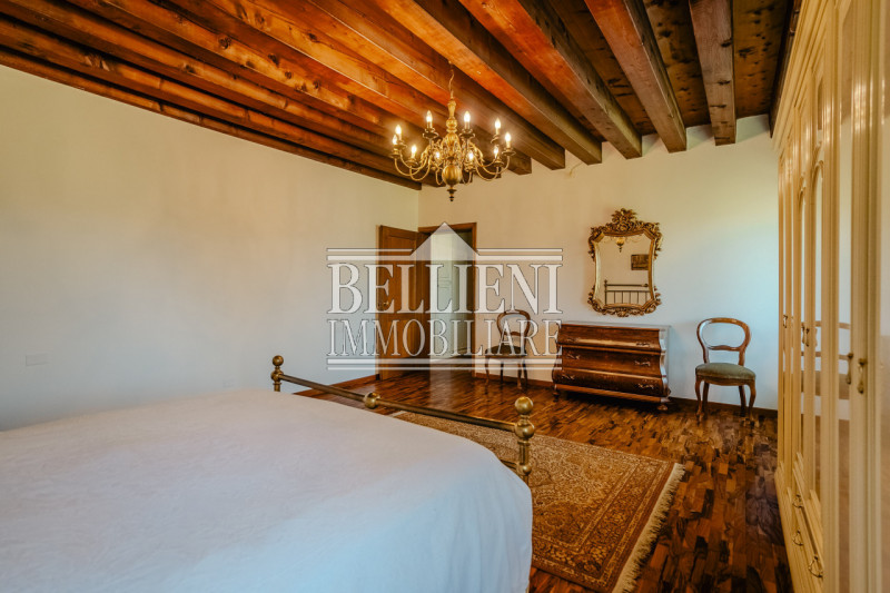 Immagine 14 di Villa in vendita  in Strada del Monte Crocetta a Vicenza