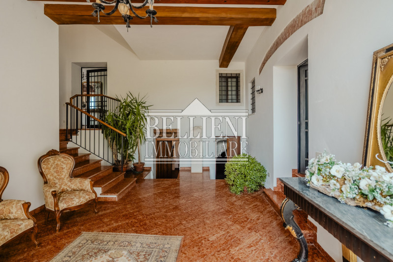 Immagine 15 di Villa in vendita  in Strada del Monte Crocetta a Vicenza