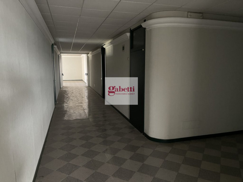 Immagine 2 di Ufficio in vendita  in VIALE PORTA PO' a Rovigo