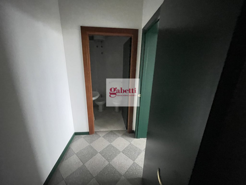 Immagine 7 di Ufficio in vendita  in VIALE PORTA PO' a Rovigo