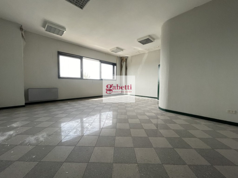 Immagine 8 di Ufficio in vendita  in VIALE PORTA PO' a Rovigo