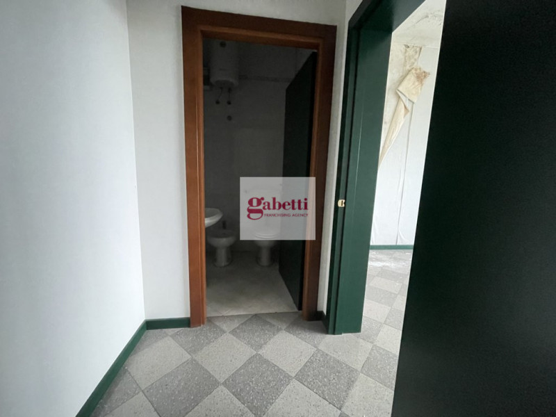 Immagine 9 di Ufficio in vendita  in VIALE PORTA PO' a Rovigo