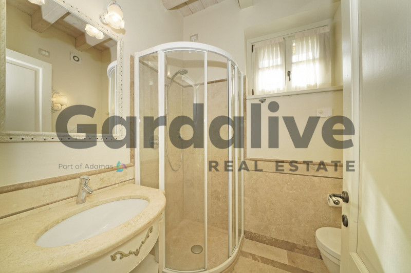 Immagine 25 di Appartamento in vendita  in Località Abbazia San Vigilio a Pozzolengo