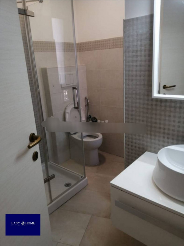 Immagine 3 di Appartamento in vendita  in Via Pietro rovetti a Roma