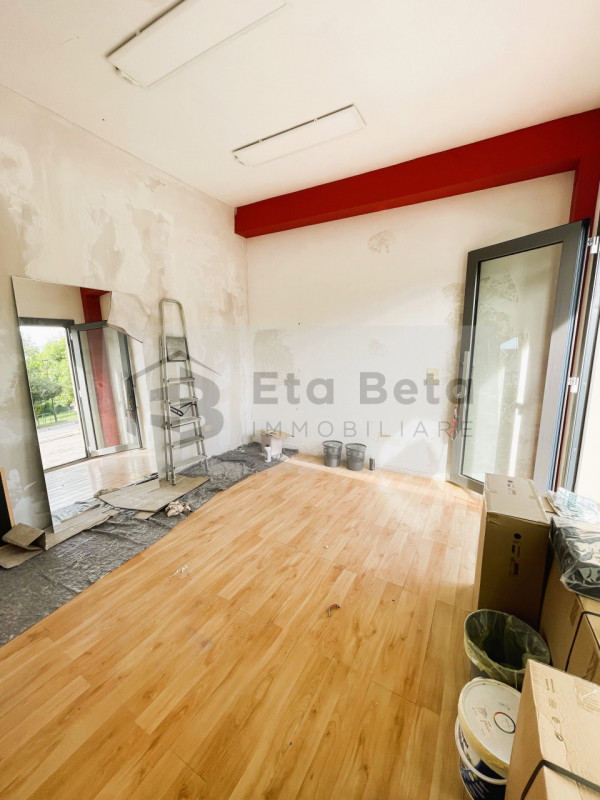 Immagine 4 di Negozio in vendita  in Via Castellana a Martellago