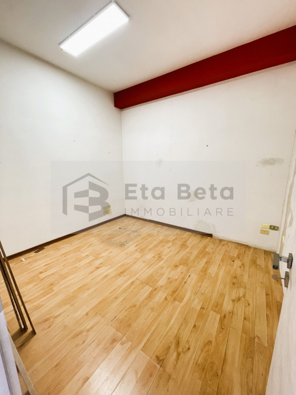 Immagine 8 di Negozio in vendita  in Via Castellana a Martellago