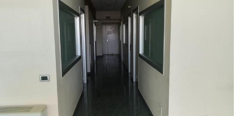 Immagine 4 di Ufficio in vendita  in Via vittorio veneto a Bonate Sotto