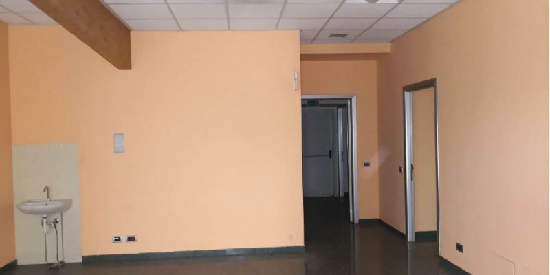 Immagine 5 di Ufficio in vendita  in Via vittorio veneto a Bonate Sotto