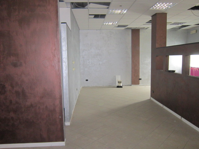 Immagine 2 di Negozio in vendita  in Via Giordano Bruno 47 a Borgosatollo