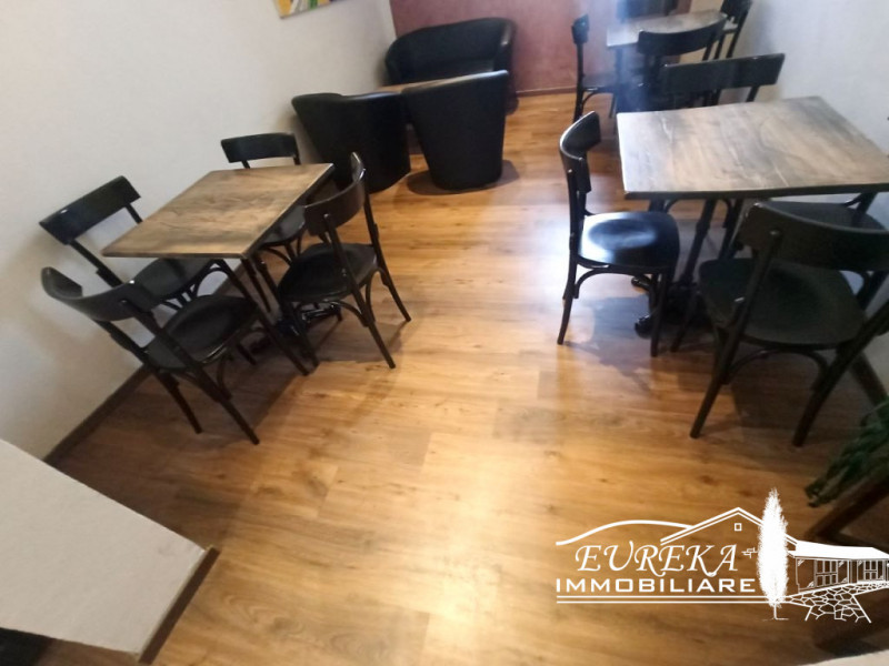 Immagine 12 di Attività commerciale in vendita  a Paciano