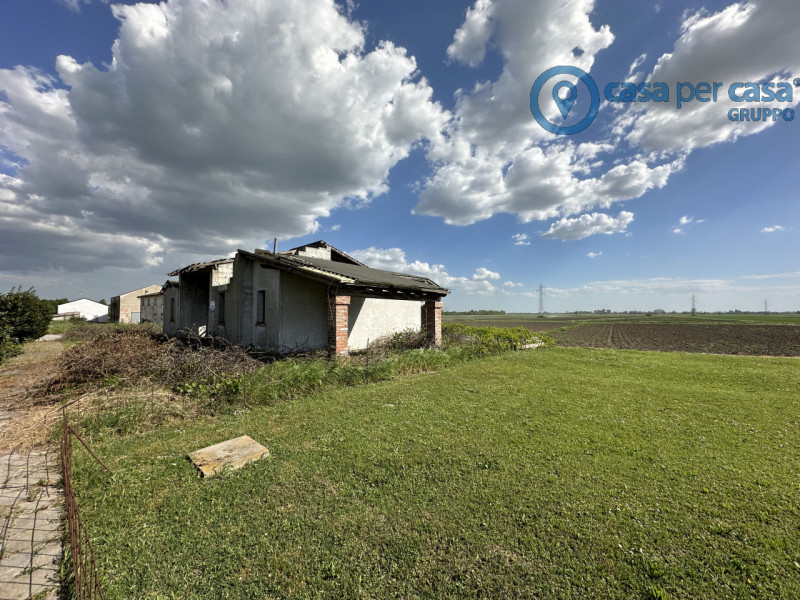 Immagine 5 di Casa indipendente in vendita  a Rovigo