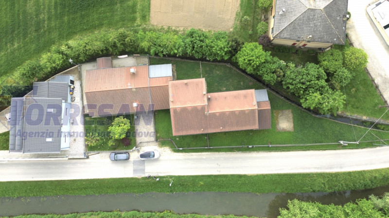 Immagine 3 di Casa bifamiliare in vendita  in via Bassa a Villafranca Padovana