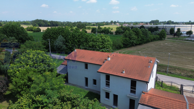 Immagine 28 di Casa bifamiliare in vendita  in via Bassa a Villafranca Padovana