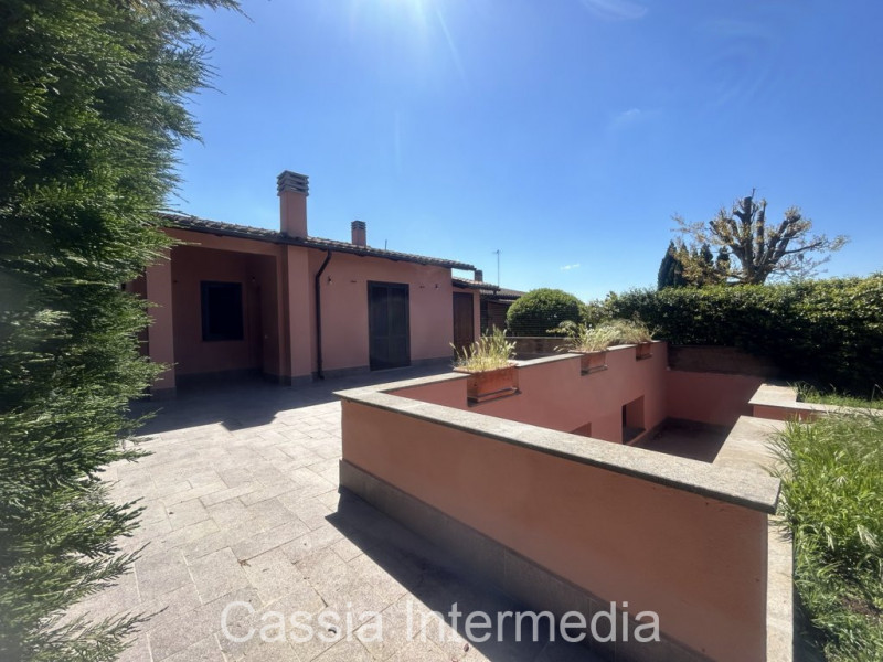 Immagine 3 di Villa in vendita  in Via Salomonio 42 a Nepi