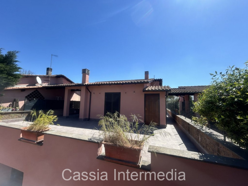 Immagine 4 di Villa in vendita  in Via Salomonio 42 a Nepi