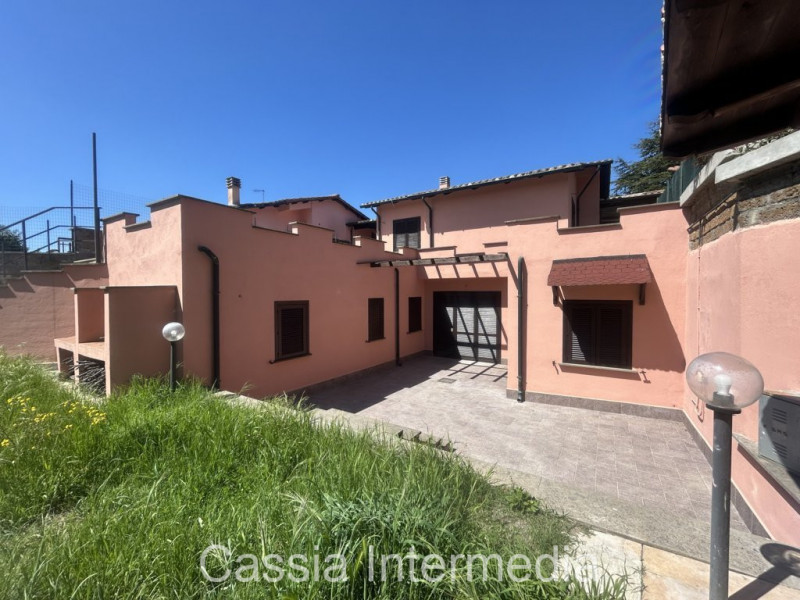 Immagine 7 di Villa in vendita  in Via Salomonio 42 a Nepi