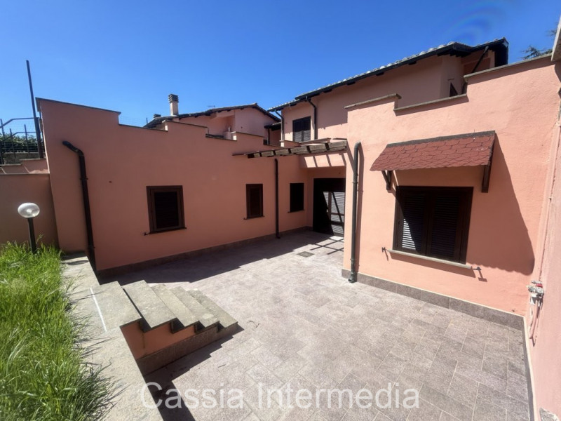 Immagine 8 di Villa in vendita  in Via Salomonio 42 a Nepi