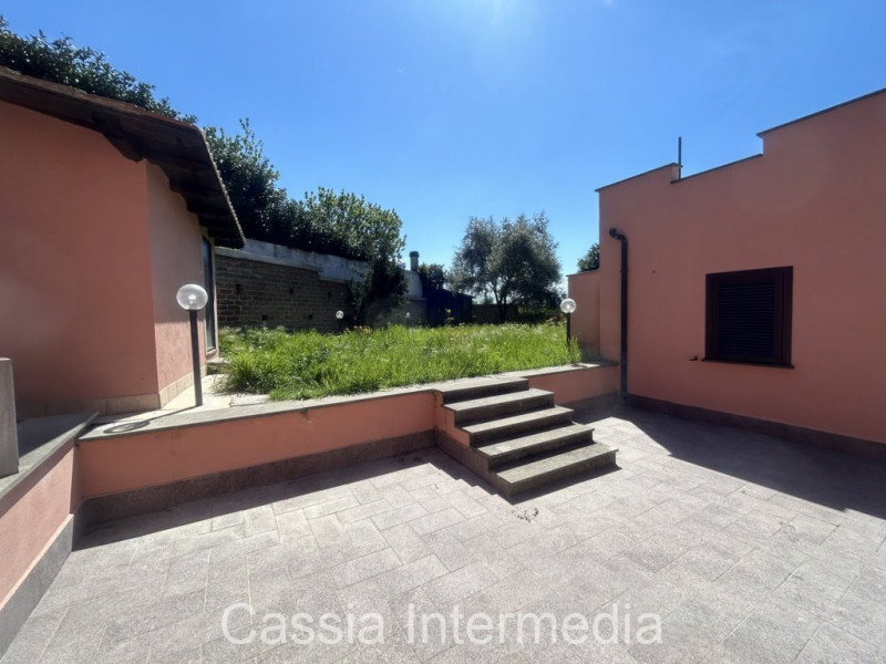 Immagine 9 di Villa in vendita  in Via Salomonio 42 a Nepi