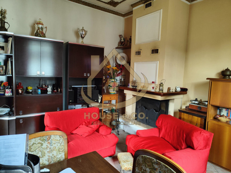 Immagine 2 di Villa in vendita  in Via Quattro Novembre a Parona