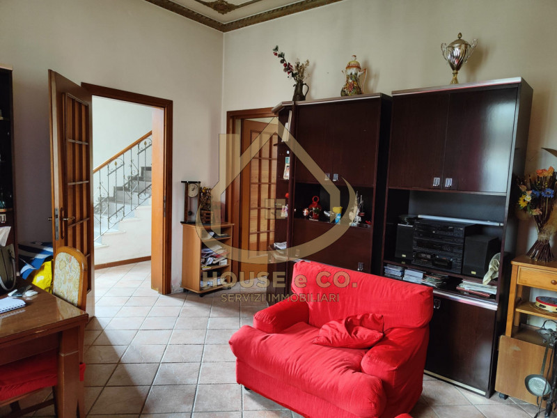 Immagine 7 di Villa in vendita  in Via Quattro Novembre a Parona