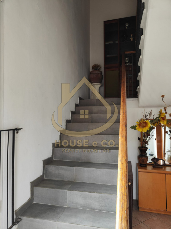 Immagine 13 di Villa in vendita  in Via Quattro Novembre a Parona