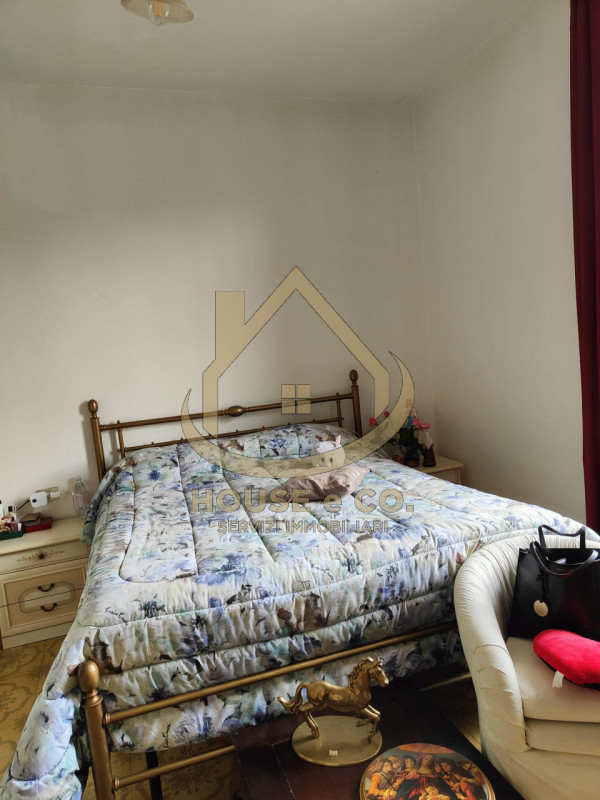 Immagine 17 di Villa in vendita  in Via Quattro Novembre a Parona